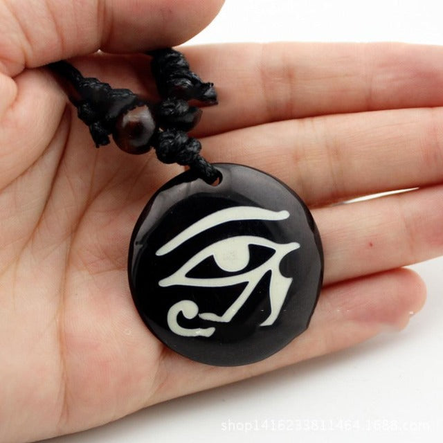 egyptian amulet eye of oudjat