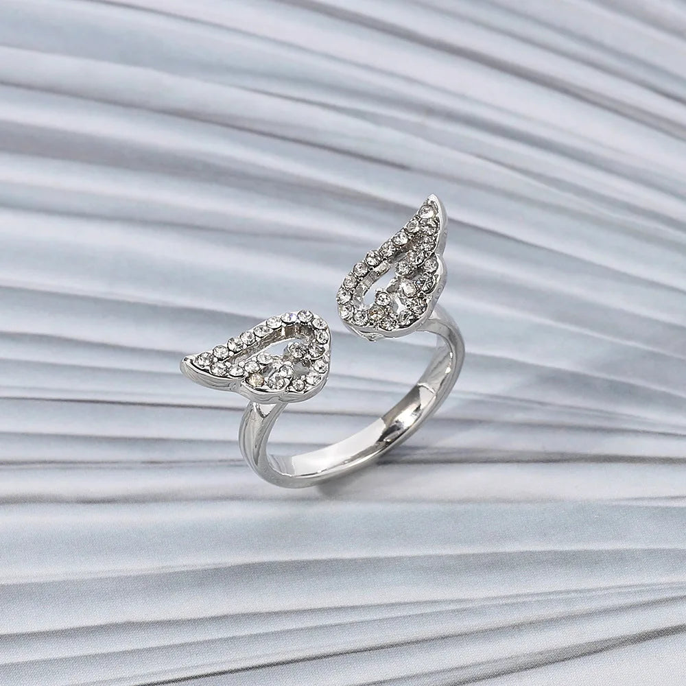 Angel wing ring with rhinestones