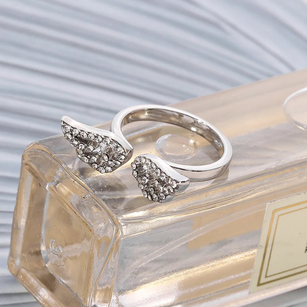 Angel wing ring with rhinestones