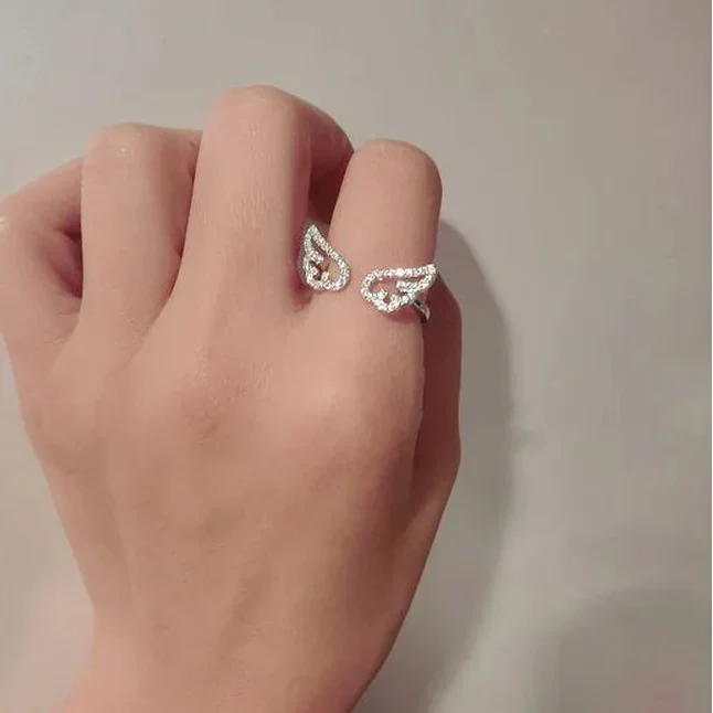 Angel wing ring with rhinestones