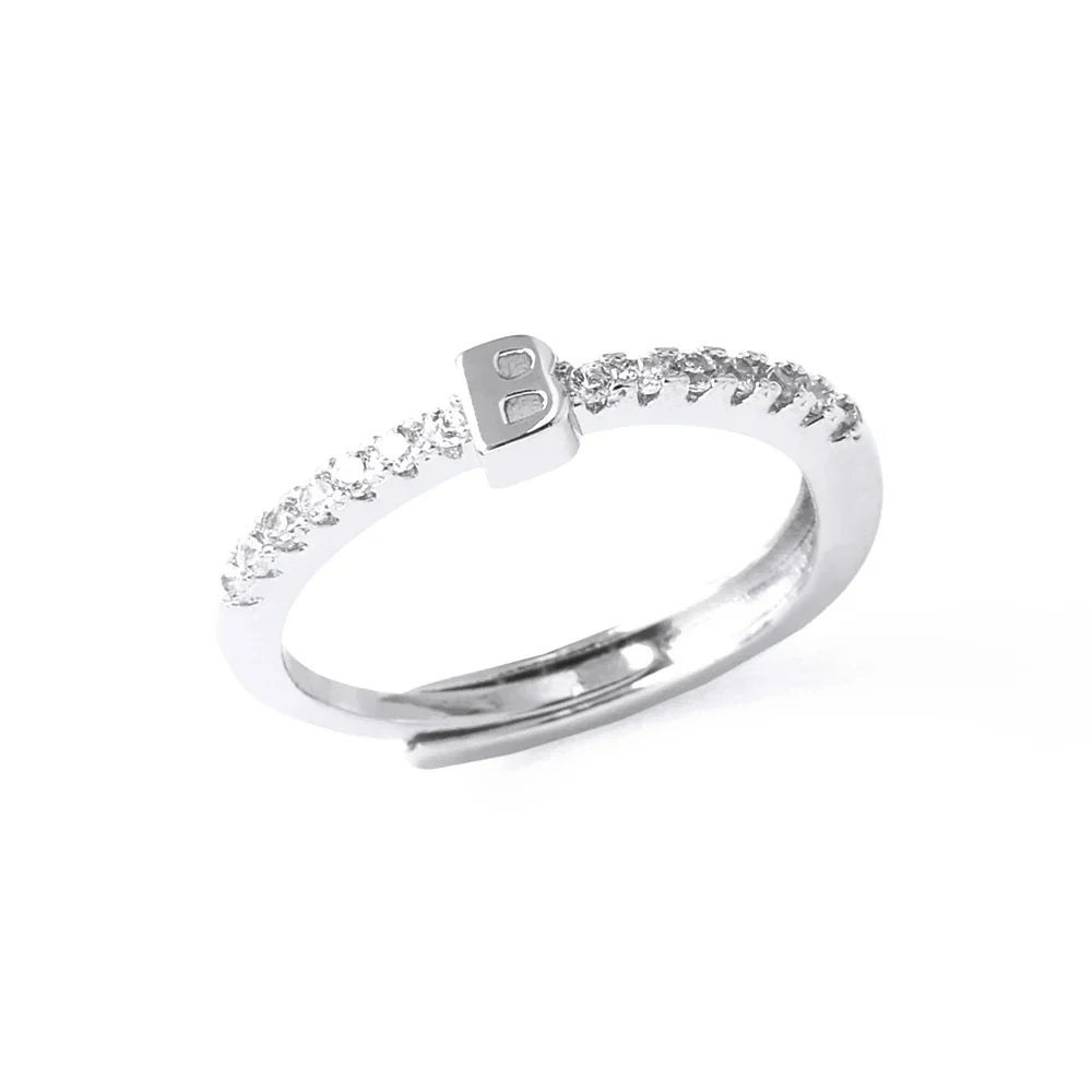 Adjustable women's ring with initial letter