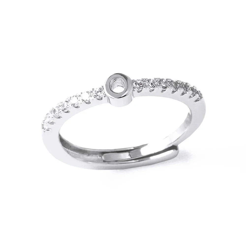 Adjustable women's ring with initial letter