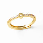 Adjustable women's ring with initial letter