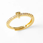 Adjustable women's ring with initial letter