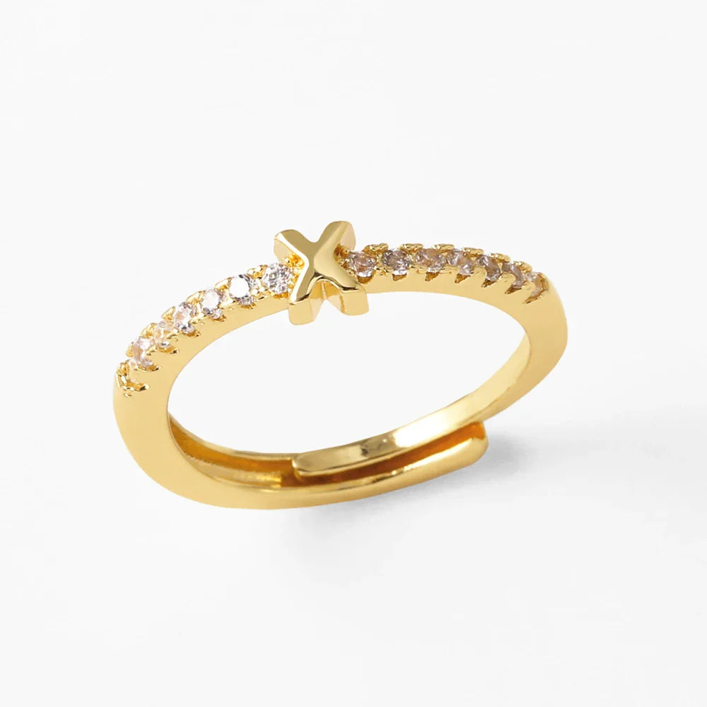 Adjustable women's ring with initial letter