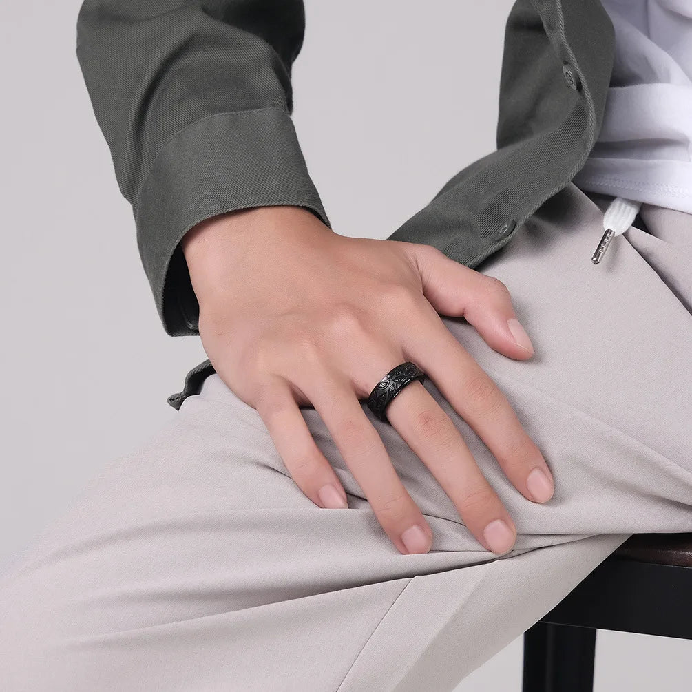 Anti-Stress Spinning Eye Ring Black