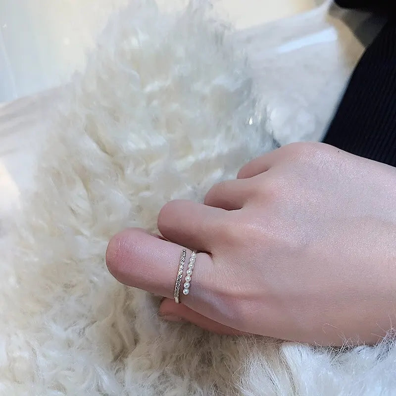 Ring Band with White Pearls and Rhinestones
