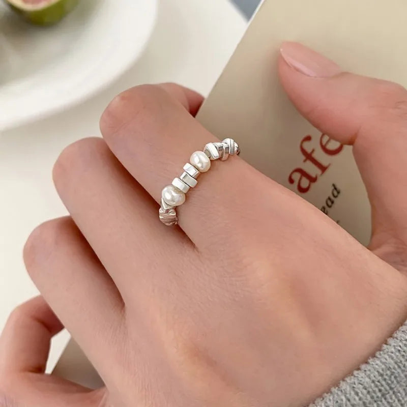 Elegant Pearl Ring Band