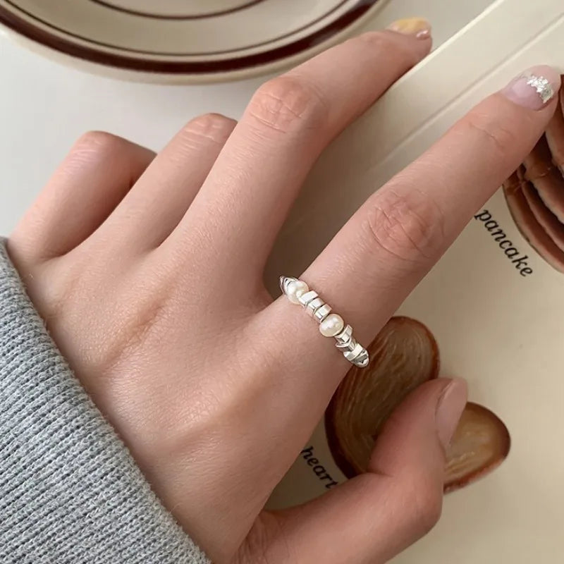 Elegant Pearl Ring Band