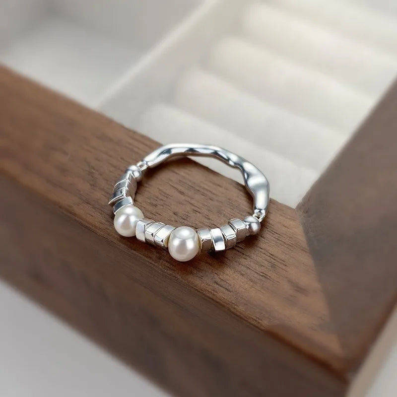 Elegant Pearl Ring Band