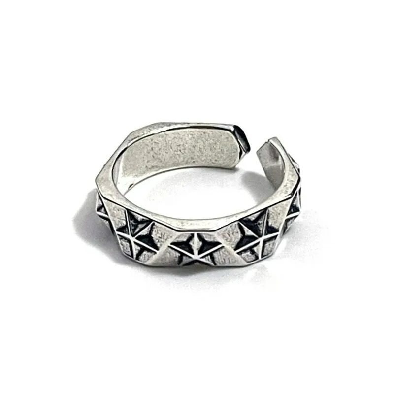 Ring Star Sculpted Band