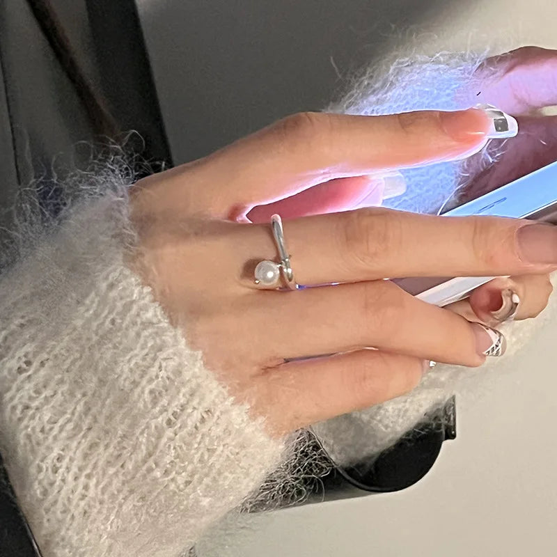 Women's Ring Band with White Zircon Pearl