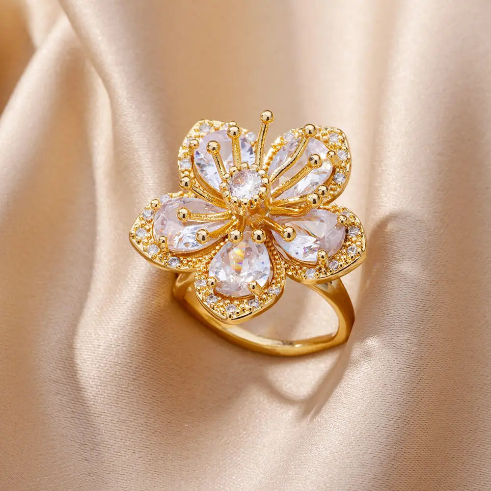 5 Petal Flower Ring Band in White Zircon