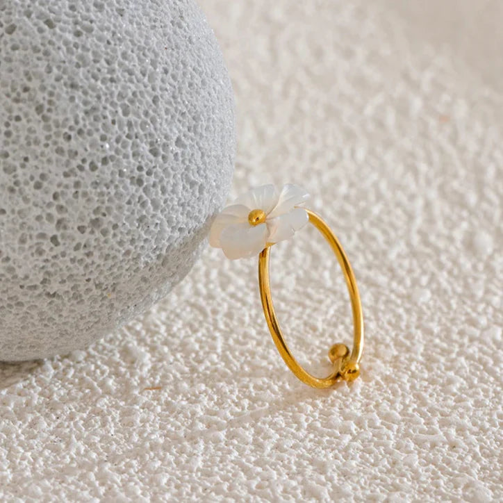 Daisy Flower Ring Band