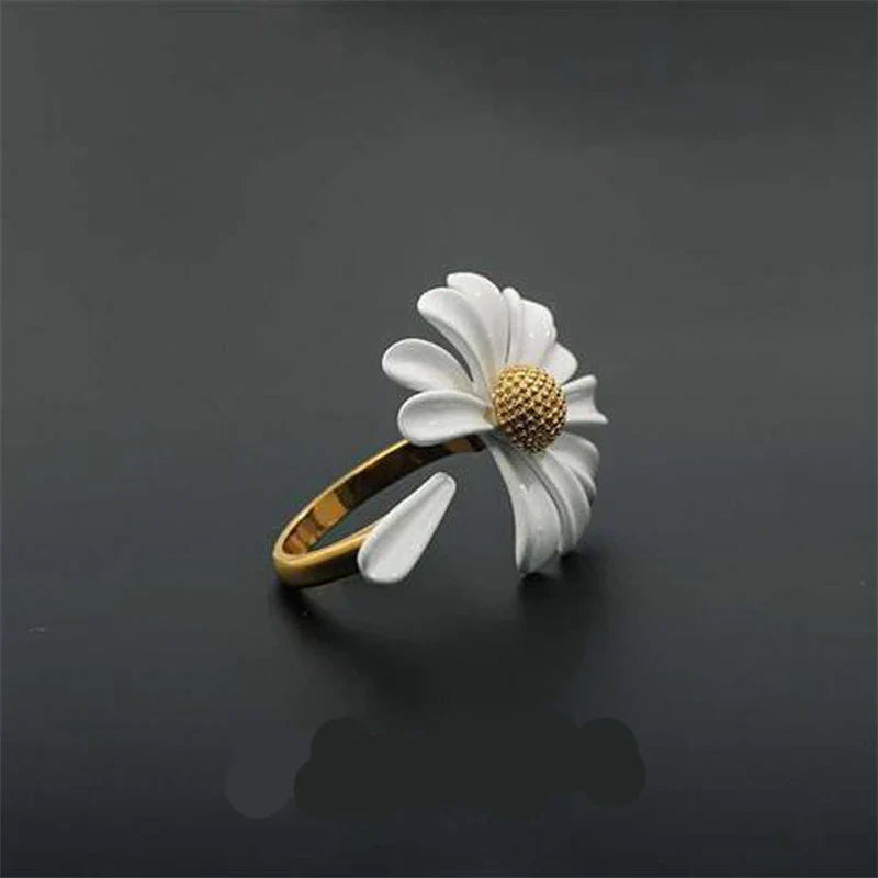 Stylish Daisy Flower Ring Band
