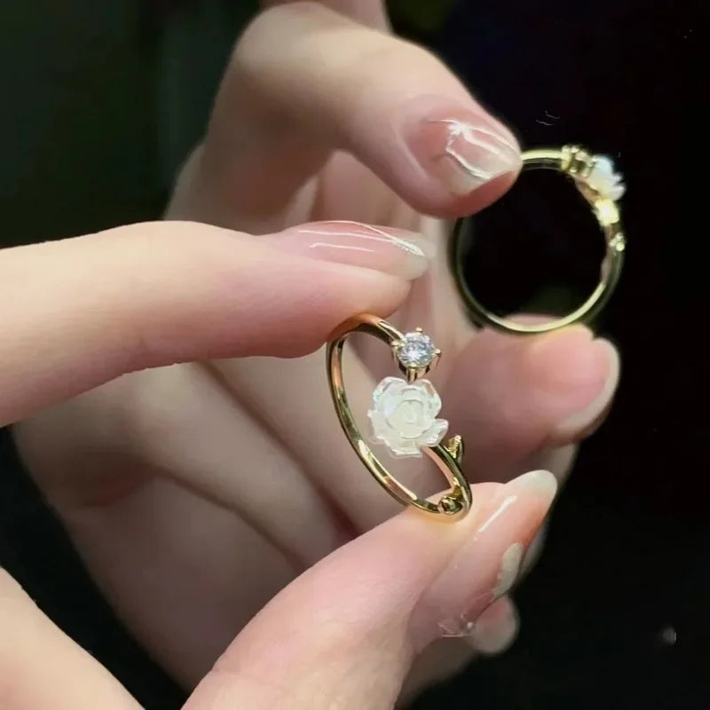 Tulip Flower Ring Band in Zircon