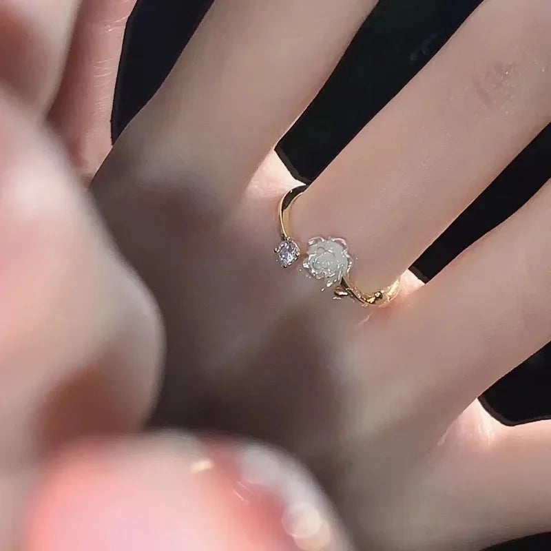 Tulip Flower Ring Band in Zircon