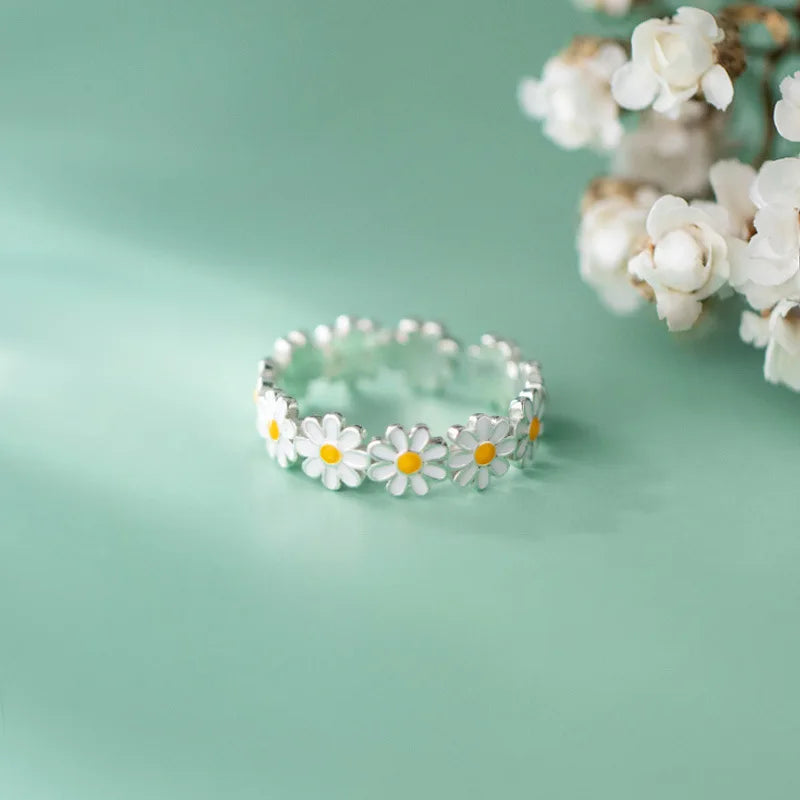 Daisy Flower Ring Band