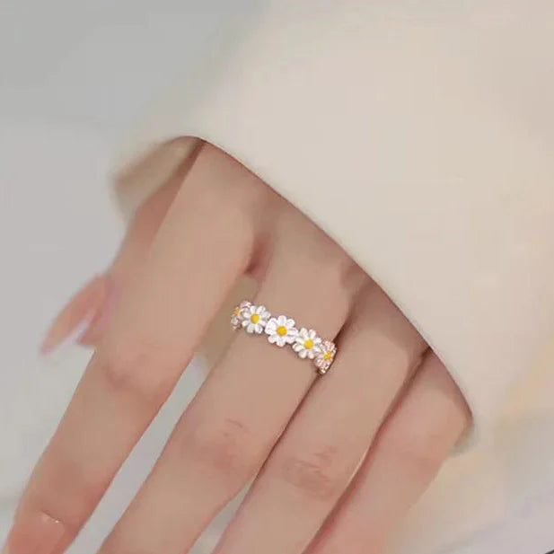 Daisy Flower Ring Band
