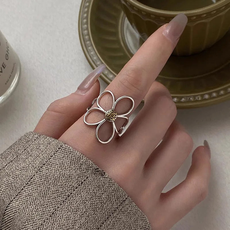 Elegant Large Flower Ring Band