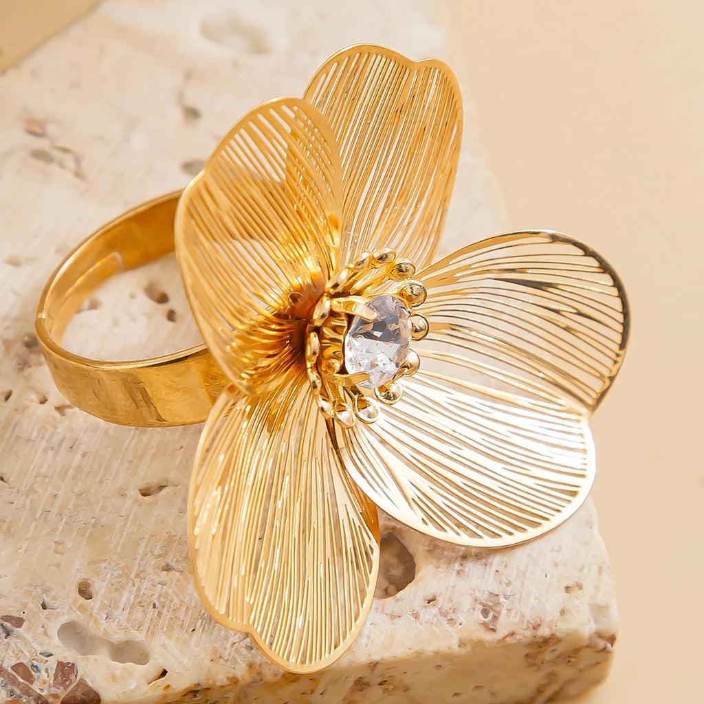 Ring Band Large Delicate Flower gold
