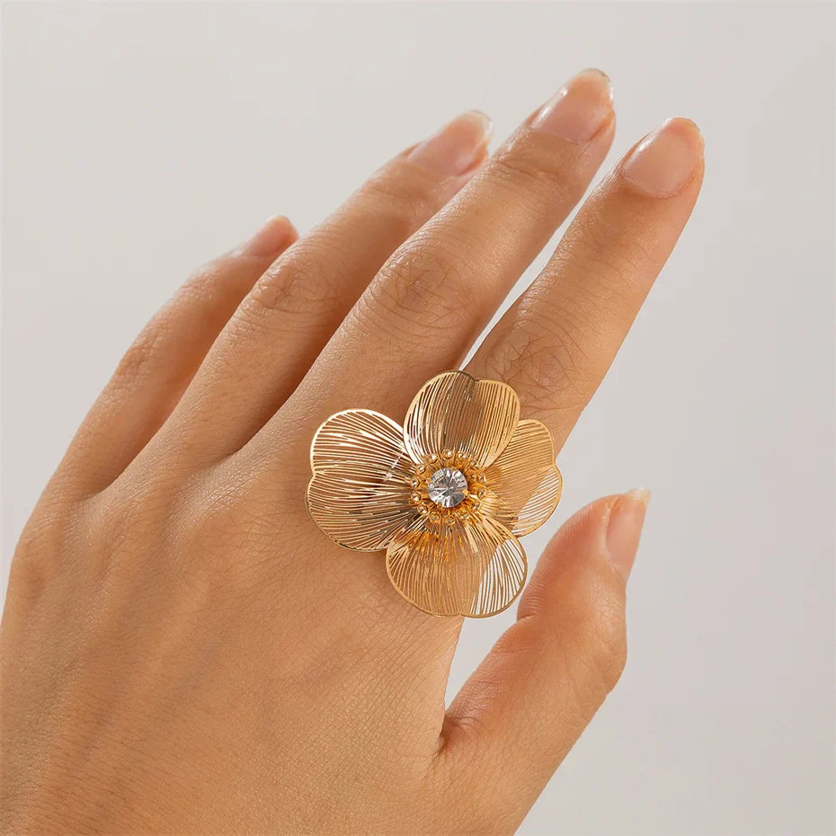 Ring Band Large Delicate Flower gold