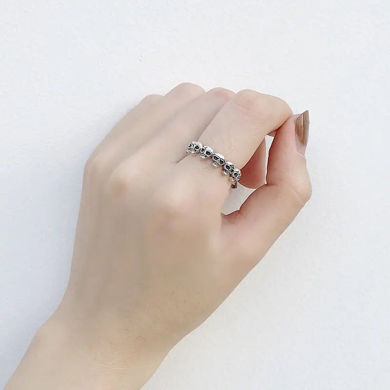Skull Heads Ring Band