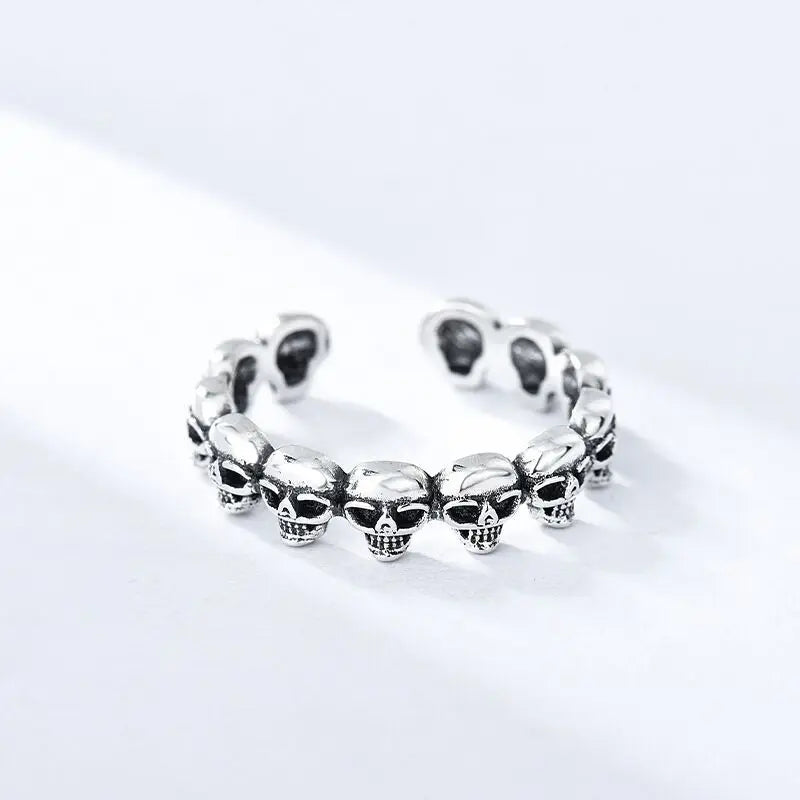 Skull Heads Ring Band