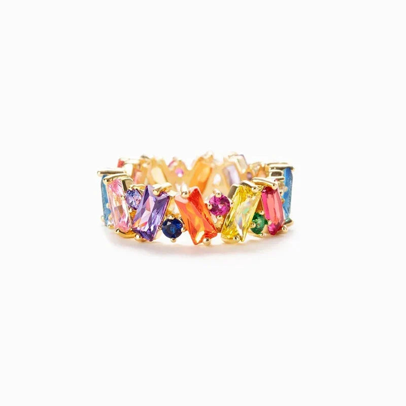 Geometric rainbow ring in gold