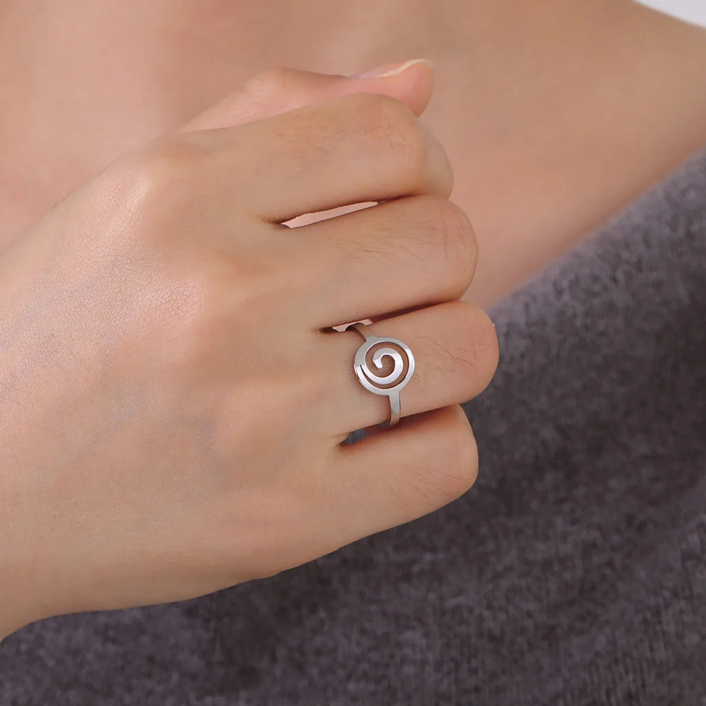 Spiral-design ring for women, round silver
