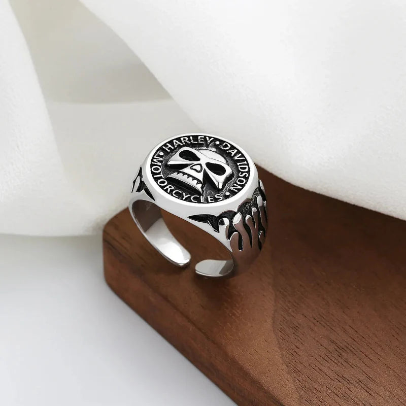 Ring with Gothic Skull Band