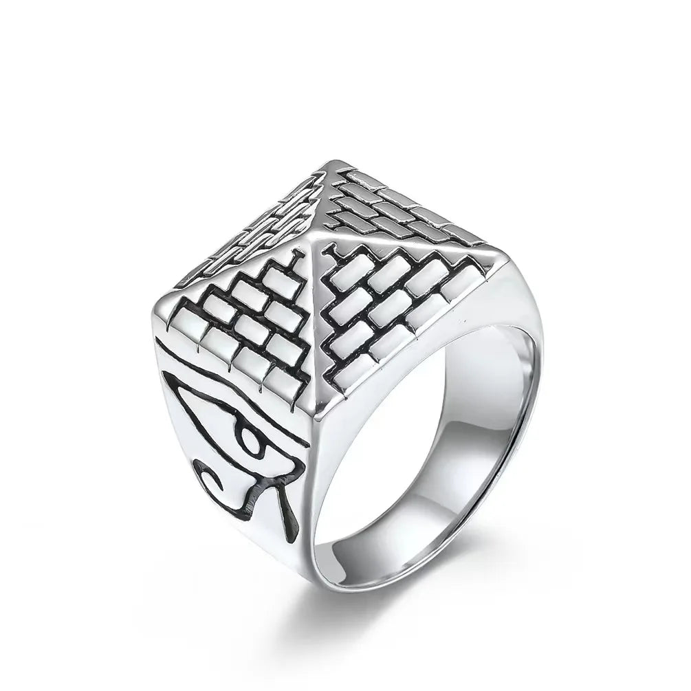 Ring with silver Egyptian Pyramid