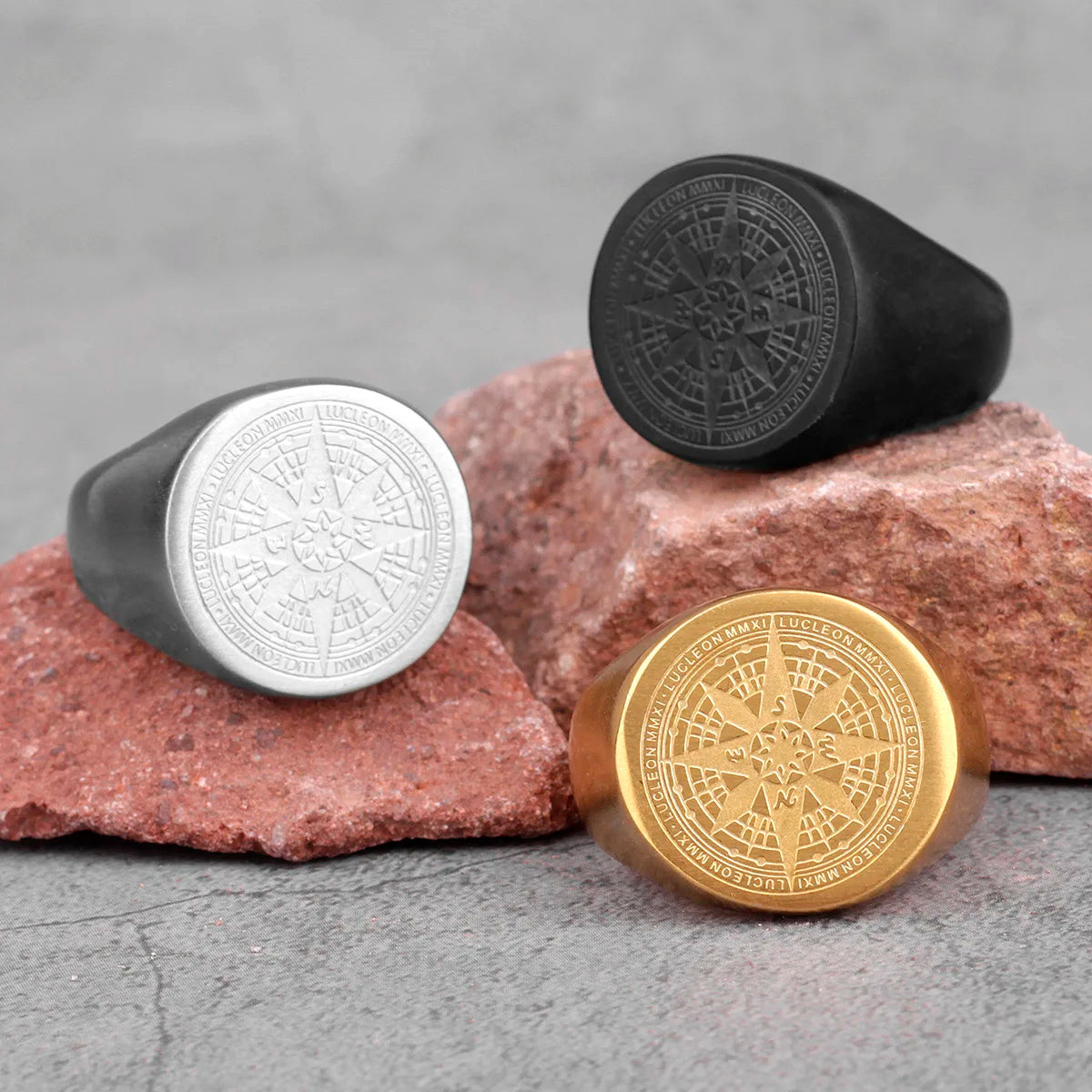 Compass Ring Signet Black Wind Rose
