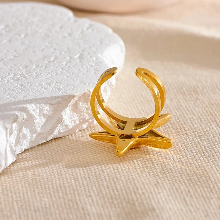 Gold-tone starfish seashell ring for women