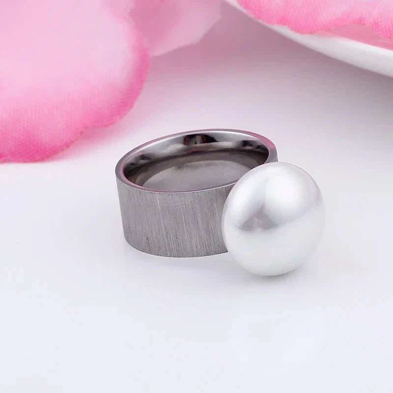 Retro Style Ring with Silver White Pearl
