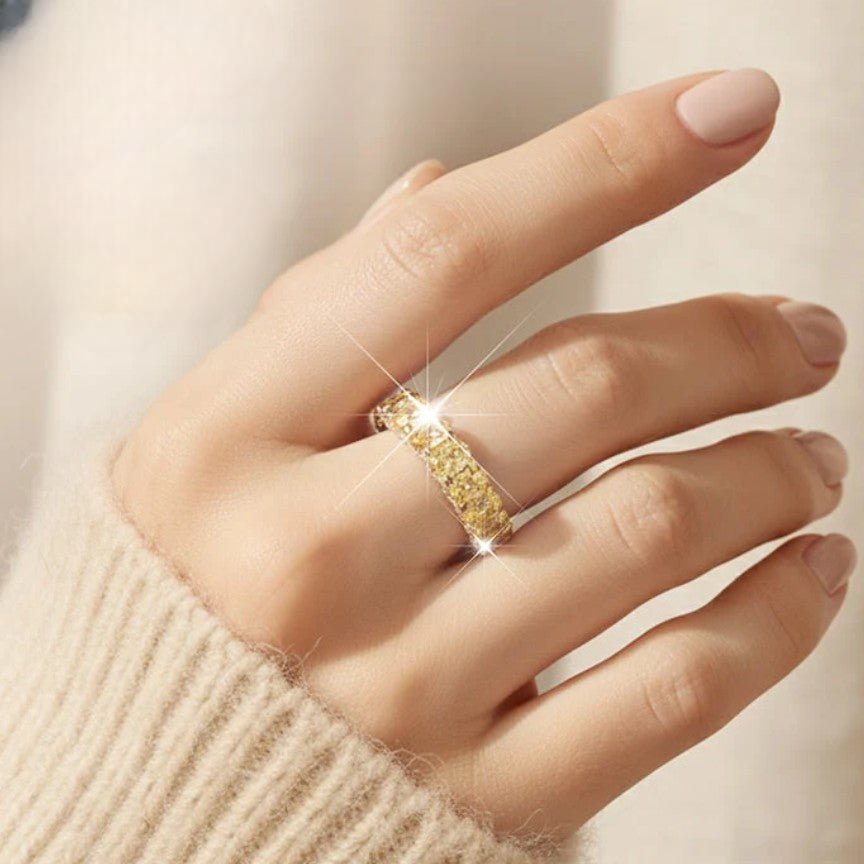 Full-circle shiny zircon ring