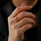 Women's bee ring in gold