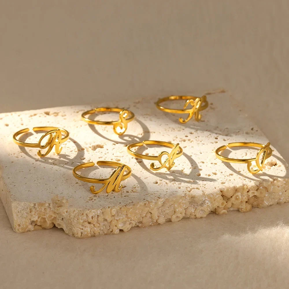 Fine personalized ring with initial