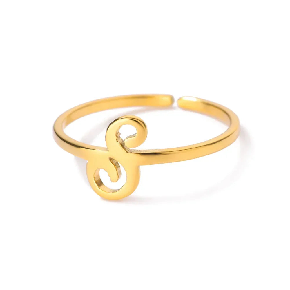 Fine personalized ring with initial s