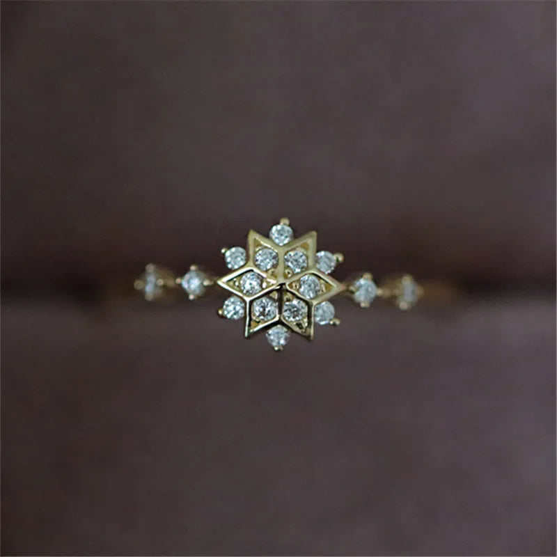 Women's Winter Snowflake Ring Gold