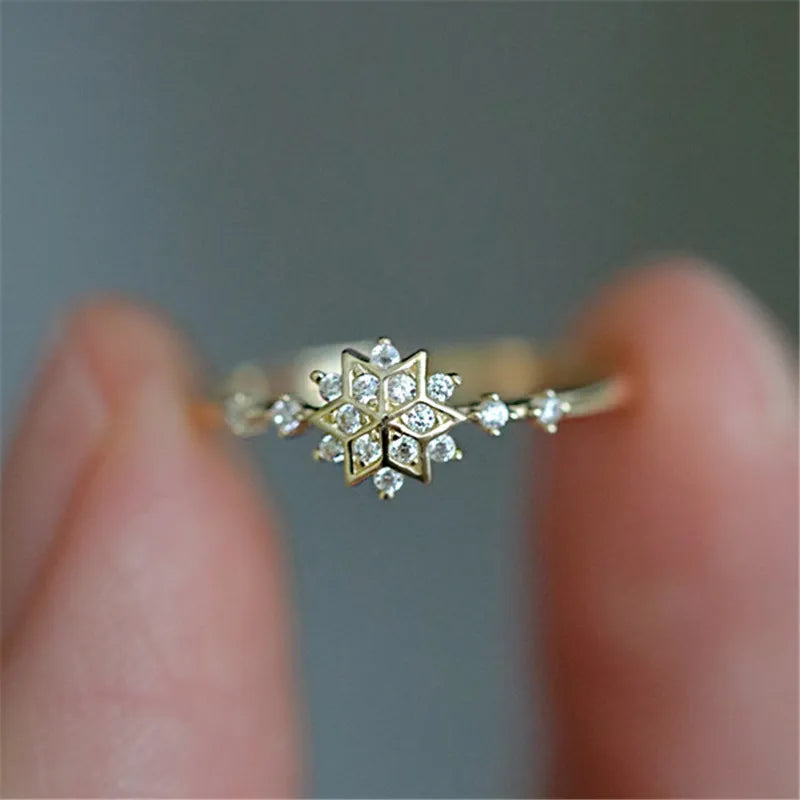 Women's Winter Snowflake Ring Gold