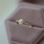 Women's Winter Snowflake Ring Gold