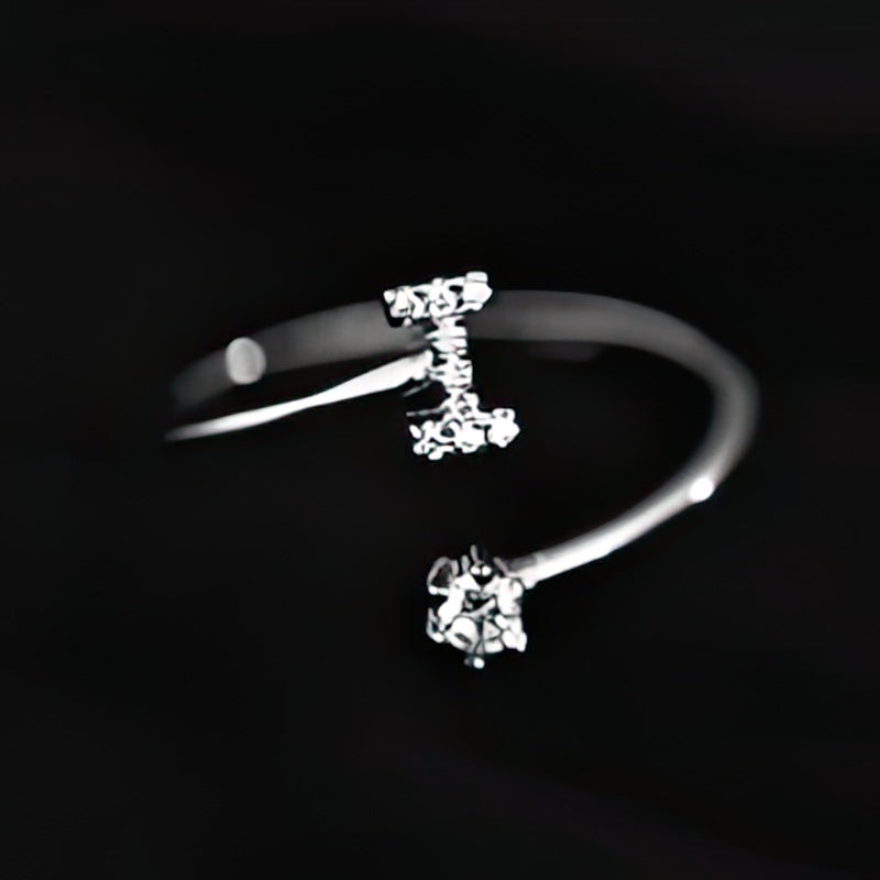 Women's initial ring - letter i