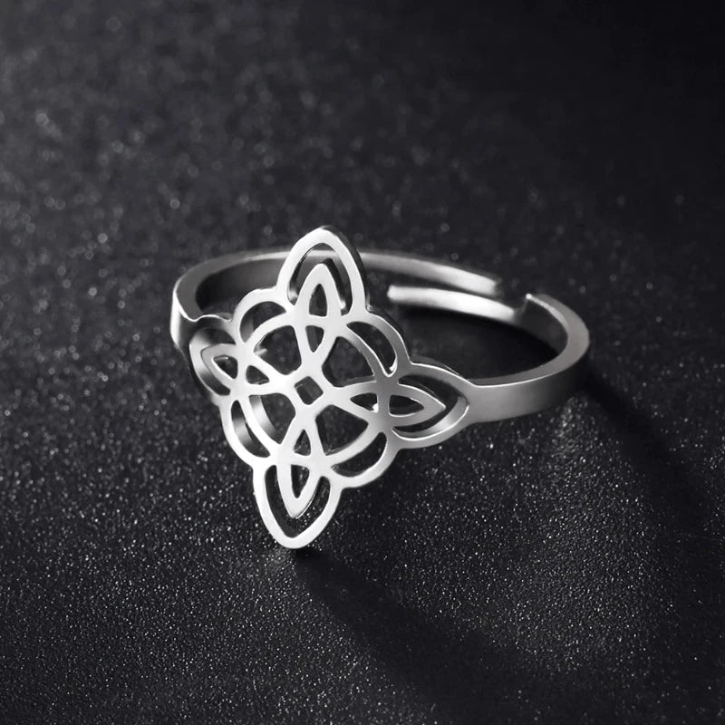 Witch's Knot Ring Silver