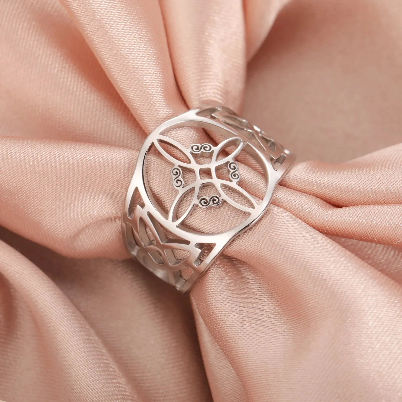 Witch's Knot Ring Women's Protection Wiccan Silver Ring