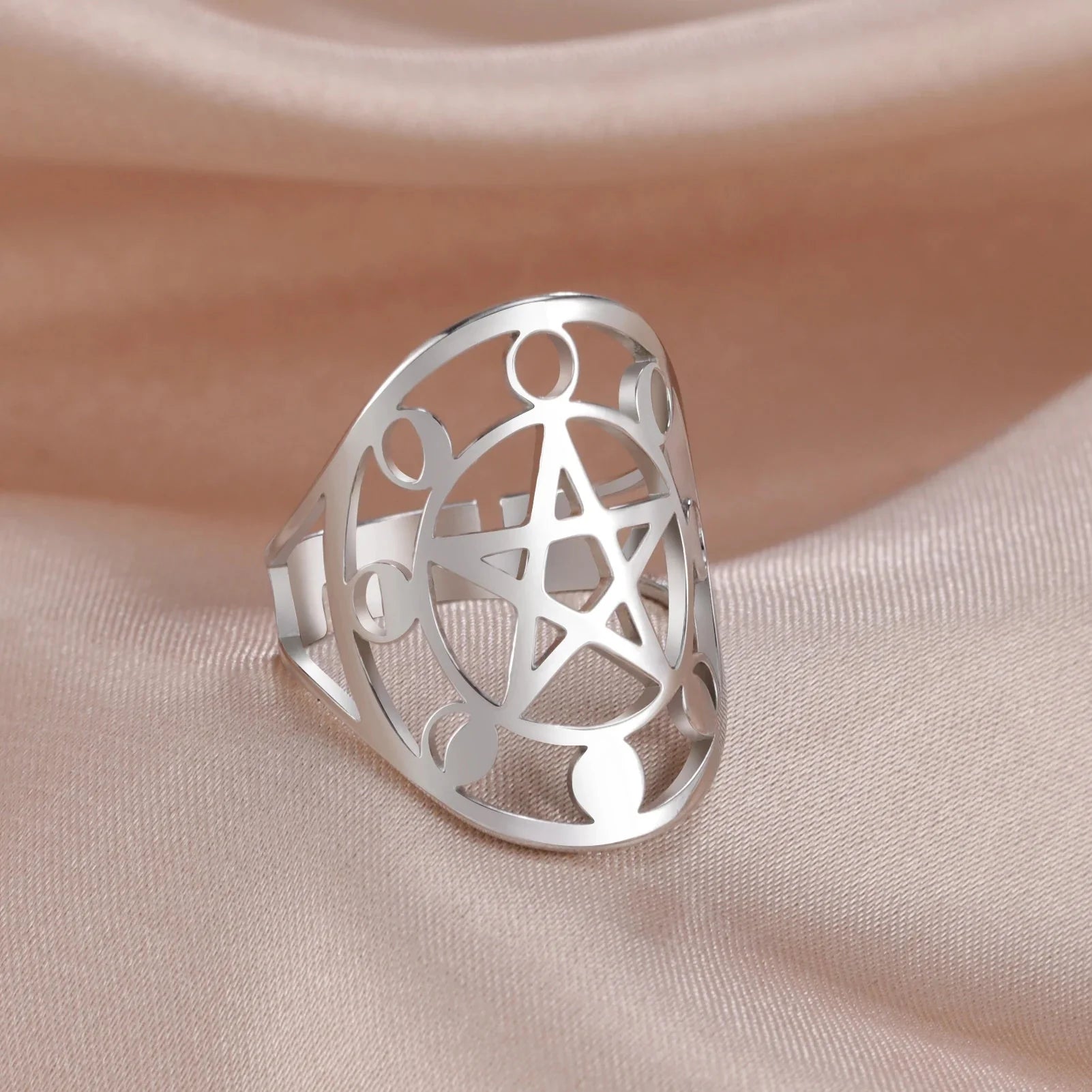 Pentacle Ring Witchcraft Wiccan silver ring