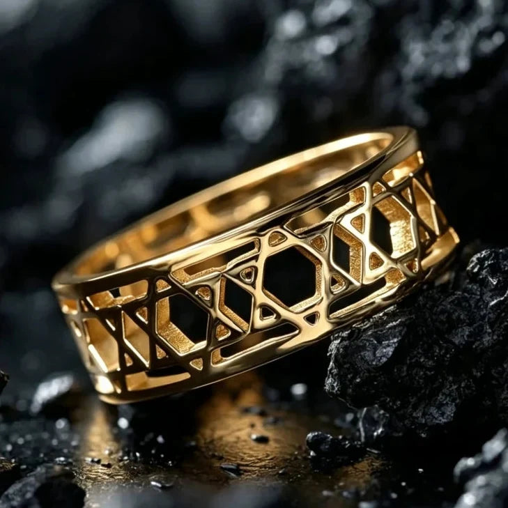 Women's ring with symbolic Jewish Star of David in gold