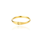 Women's initial ring q