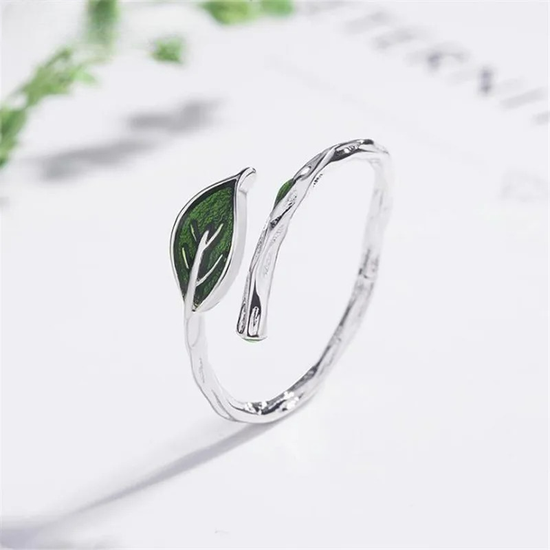 Retro Ring with Autumn Leaf