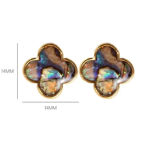 Stud Earrings with Four-Leaf Clover in Natural Stone